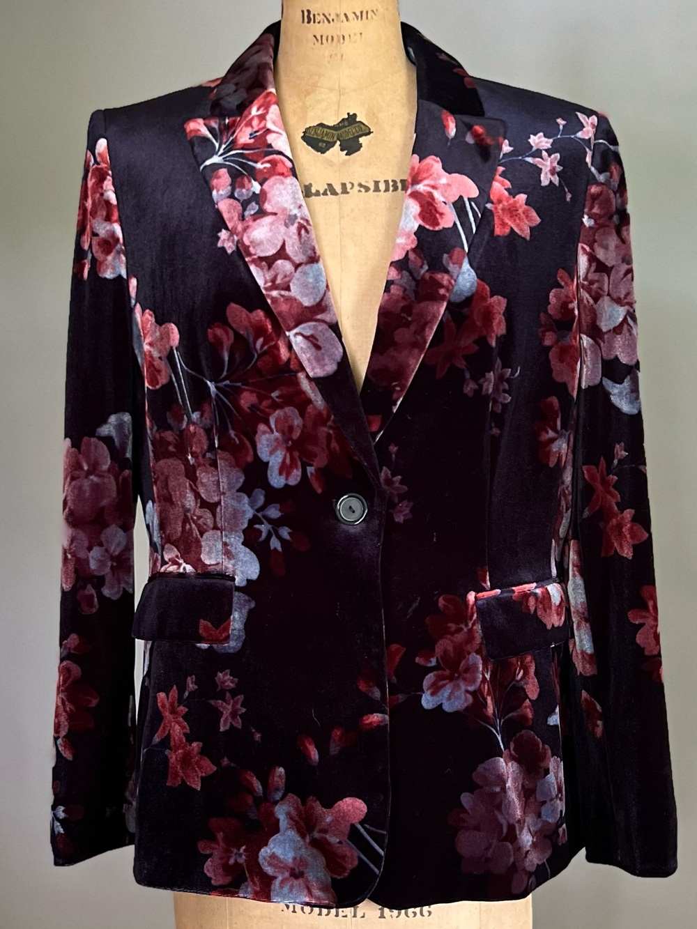 Tahari Velvet Floral Blazer 10 - Picture 2 of 8